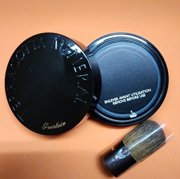 Guerlain Terracotta Bronzing Powder 01 - Picture 3 of 6